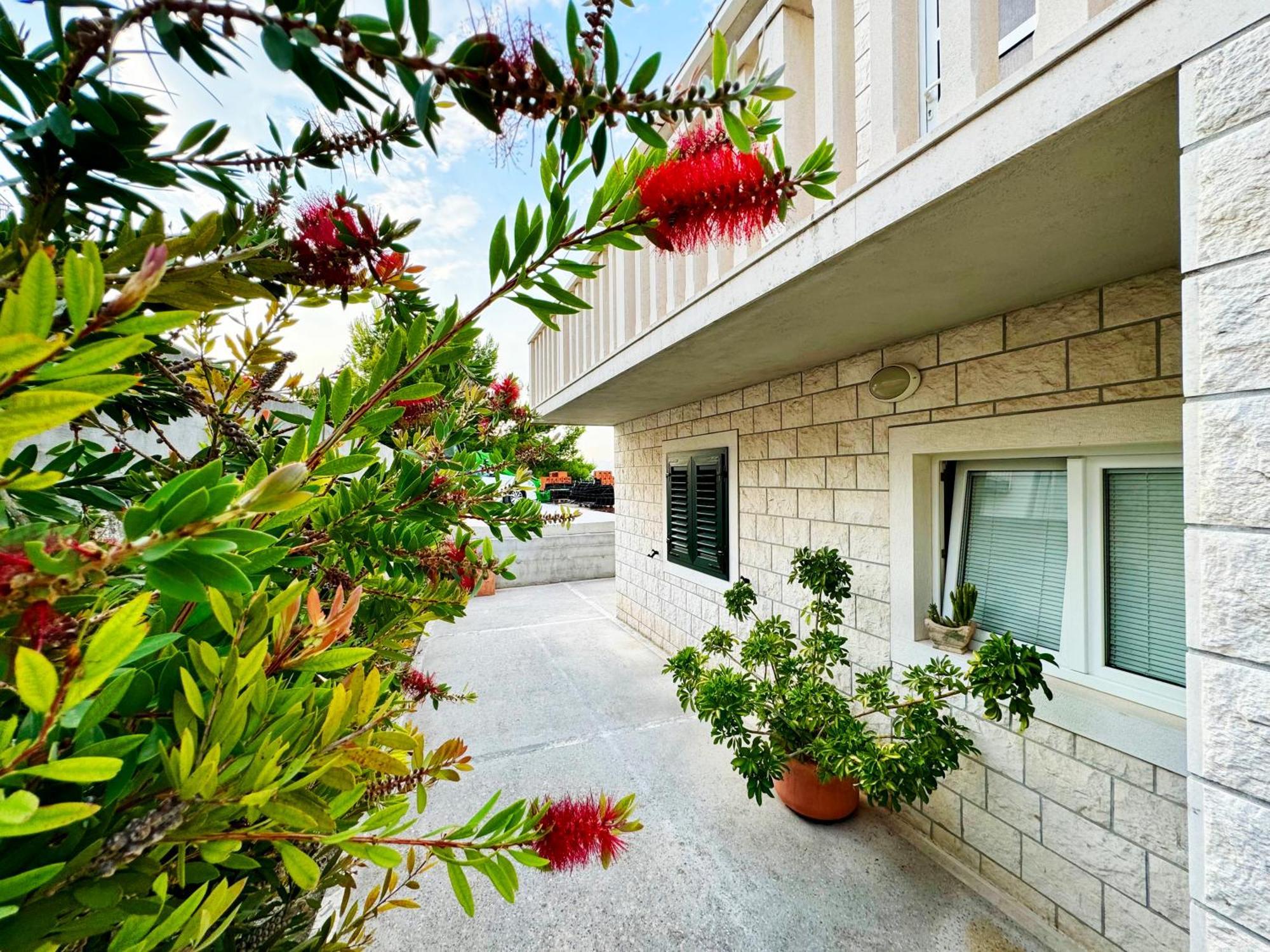 Apartment Baloevic Postira Exterior foto